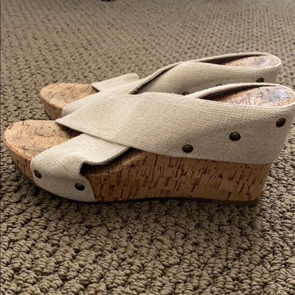 Lucky Brand LP- Miller 2 Platform Sandals